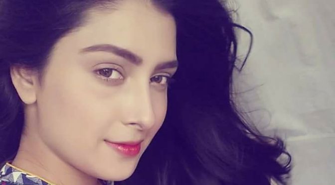 بالی ووڈ سے فلموں کی آفرز ہوئی ہیں، عائزہ خان