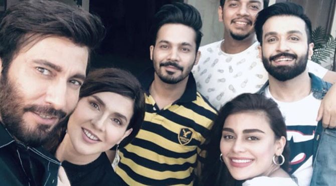 ماہ نور بلوچ اور اعجاز اسلم کی ‘اپنی اپنی لو اسٹوری’