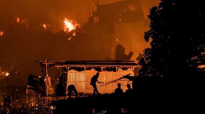 بنگلہ دیش: کچی بستی میں آتشزدگی سے ہزاروں افراد بے گھر