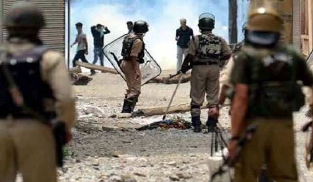 مقبوضہ کشمیر میں نسل کشی کا آغاز 6ہلاک 100زخمی کر دیئے