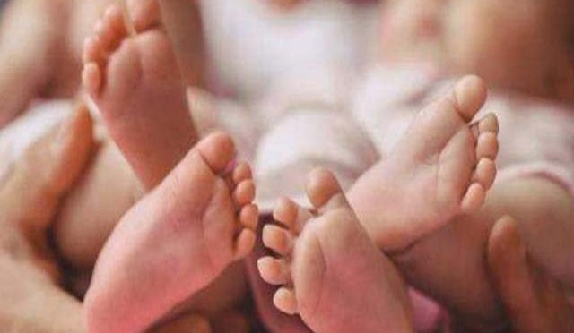 بیک وقت4بیٹے ، 2 بیٹیوں کی پیدائش خوش نصیب والدین کو 7 سال بعد پہلی اولاد ہوئی
