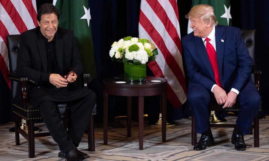 ٹرمپ کی عمرا ن خان سے خوشگوا ر ماحول میں ملا قا ت ،کشمیر سے کرفیو ہٹانے کی یقین دہانی