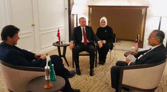 وزیراعظم نے ملائیشیا، ترکی سے مل کر مشترکہ چینل بارے میٹنگ کی تصویرٹویٹر پر شئیر کر دی