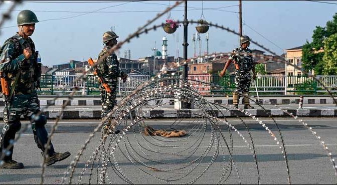 کشمیر میں43روز سے کرفیو برقرار، آرٹیکل370 ایک بار پھر بھارتی سپریم کورٹ میں چیلنج