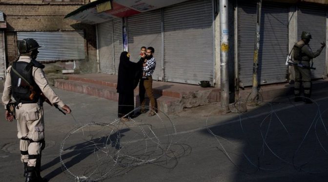 مقبوضہ کشمیر: کرفیو کے خاتمے کیلئے ایمنسٹی انٹرنیشنل کی ہنگامی مہم کا آغاز