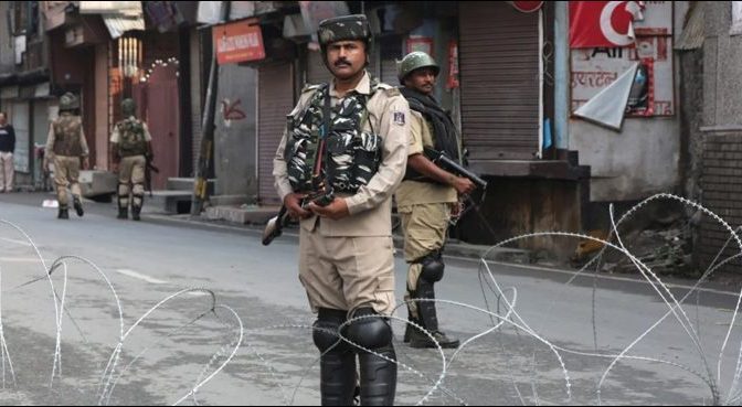 مقبوضہ کشمیر میں کرفیو کا 57 واں روز، ذرائع ابلاغ پرسخت پابندیاں