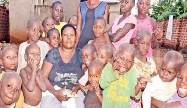 یوگینڈا میں ایک ماں پر 44 بچے پیدا کرنے کے بعد مزید بچے پیدا کرنے پر پابندی عائد کردی گئی