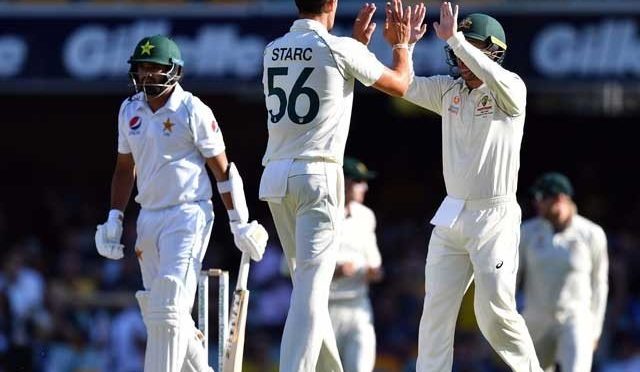 پہلا ٹیسٹ؛ آسٹریلیا کے خلاف پاکستان کے سر پر شکست کے بادل منڈلانے لگے
