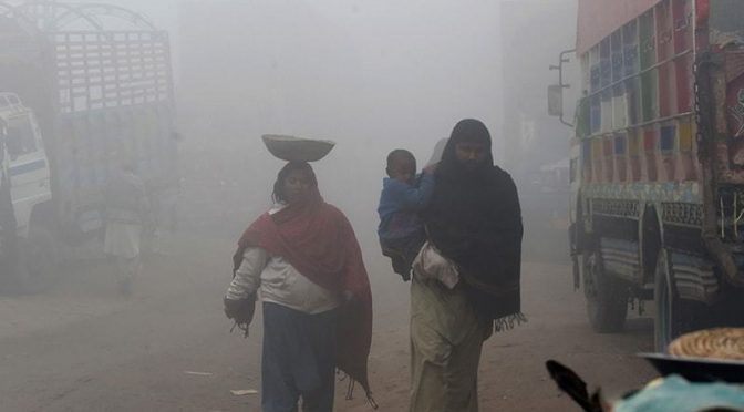 پاکستان میں ‘مقامی آلودگی’ اسموگ کی وجہ ہے، ماہرین
