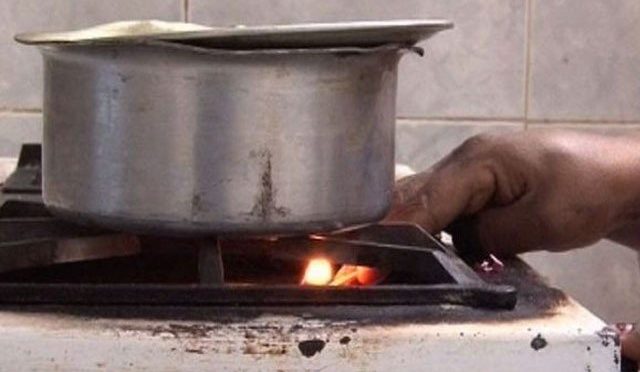 ملک بھر میں گیس کی قلت سے شہری پریشان، سی این جی اسٹیشنز بھی بند