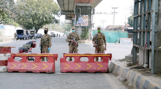 سڑکوں مارکیٹوں میں سناٹا پابندیاں نگرانی بھی سخت ٹرانسپورٹ بند رہی