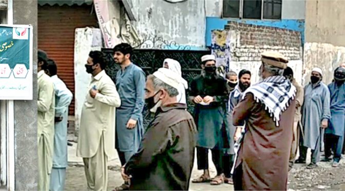 معتدد یوٹیلیٹی سٹورز پر آٹا ،چینی، گھی، دالیں دیگر اشیاءایک ہفتہ سے غائب