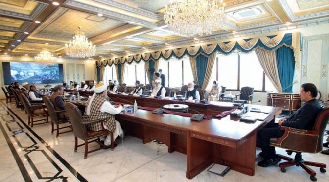 عوام نظم و ضبط کا مظاہرہ کرینگے تو بندشوں میں مرحلہ وار نرمی ہوگی، عمران خان