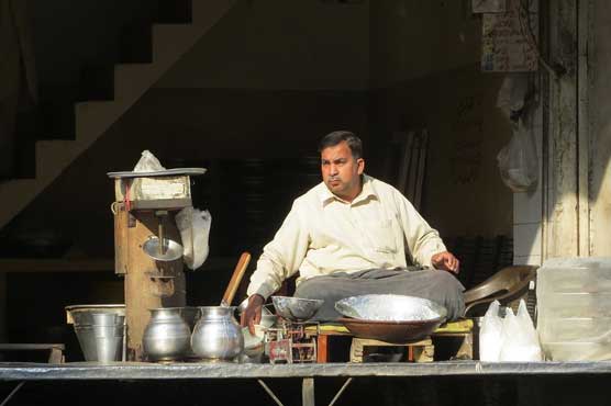 صوبہ پنجاب: سحری کے اوقات میں اشیائے ضروریہ کی دکانیں کھولنے کا فیصلہ