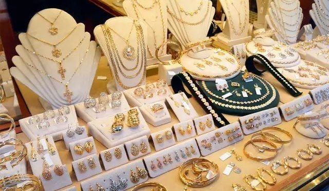 زیورات کو کورونا سے کیسے بچائیں اور گاڑی کے کن حصوں میں وائرس ہوسکتا ہے