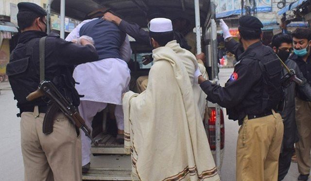 پشاور میں لاک ڈاون کی خلاف ورزی پر ایک ماہ میں 2 ہزار 844 افراد گرفتار