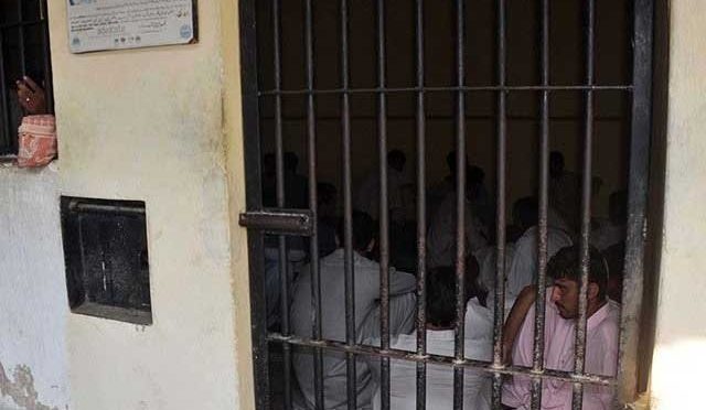 جیل میں قید افراد کو اہل خانہ سے فون پر بات کی اجازت مل گئی