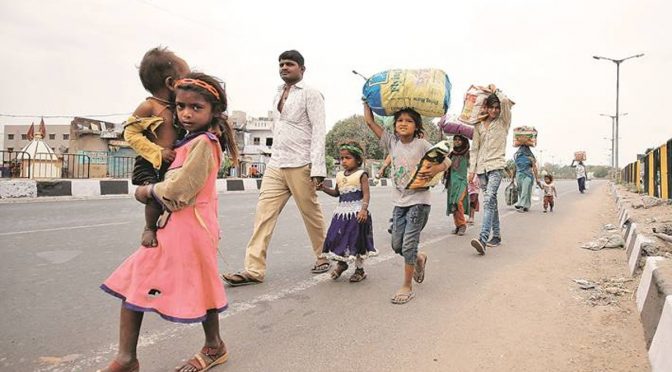 دنیا کی سب سے بڑی جمہوریت کے دعویدا ربھارت میں بھوک و افلاس سے لوگ مردار جانور کا گوشت کھانے پر مجبور
