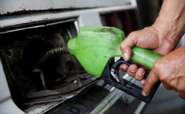 وزارت پیٹرولیم بنائی گئی تحقیقاتی کمیٹی نے ابتدائی رپورٹ میں پیٹرول بحران کا ذمے دار نجی تیل کمپنیوں کو قرار دیدیا