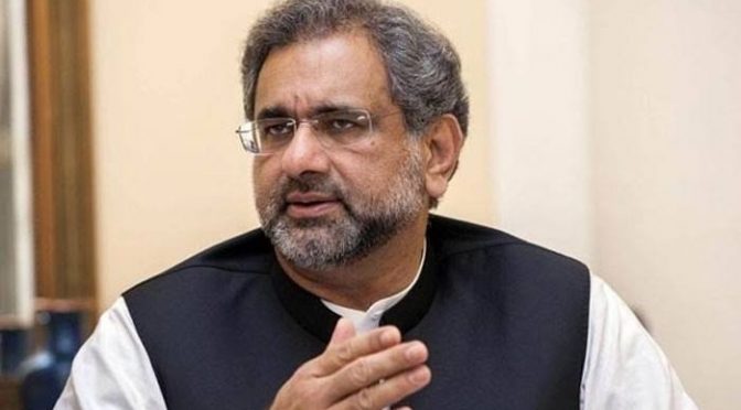 مشکوک لائسنس والے پائلٹس کو صفائی کا موقع ملنا چاہیے: شاہد خاقان