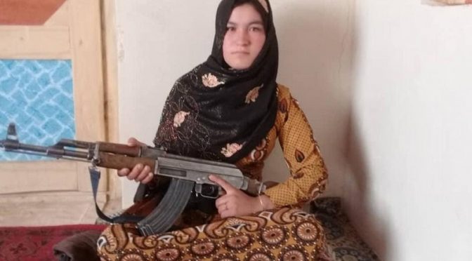 افغان لڑکی نے والدین کو قتل کرنے پر 2 طالبان جنگجووں کو مار ڈالا