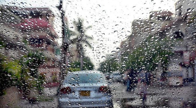 محکمہ موسمیات کی کراچی میں ایک بار پھر تیز بارشوں کی پیش گوئی