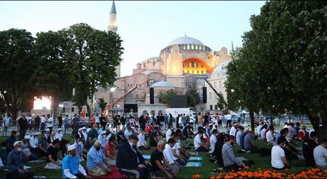 تاریخی مسجد آیا صوفیا میں 86سال بعد نماز کی ادائیگی، روح پرور مناظر