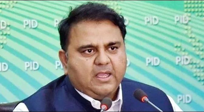 کراچی میں بارش سے تباہی، ‘ہمیں حالات سے سبق سیکھ کر آئندہ کی پلاننگ کرنی چاہیے’