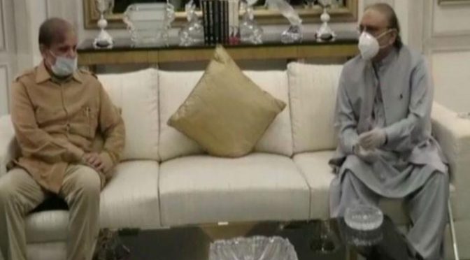شہباز شریف کی آصف زرداری سے ملاقات، اپوزیشن کی مشترکہ حکمت عملی پر تبادلہ خیال