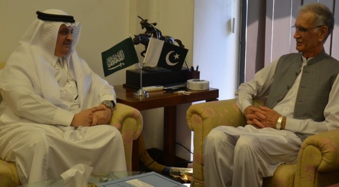 پاکستان سعودی عرب کے ساتھ اپنے تعلقات کو بہت اہمیت دیتا ہے، وزیر دفاع