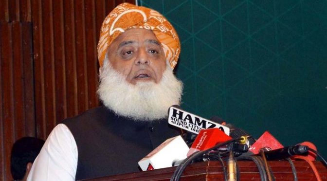 جو قانون میرے حقوق صلب کرے گا اسے نہیں مانتا: فضل الرحمان