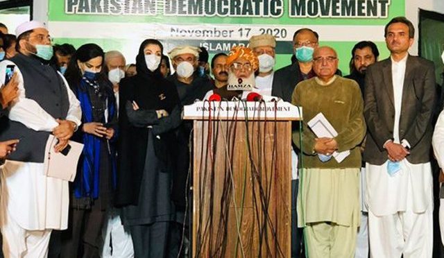 ڈیڈ لائن ختم، وزیراعظم نے استعفیٰ دیا نہ پی ڈی ایم لانگ مارچ کا فیصلہ کرسکی