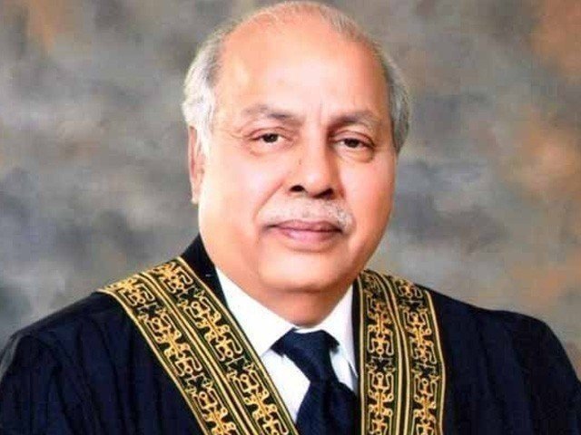 سیاسی جماعتوں میں ڈکٹیٹر بیٹھے ہیںیہاں بھی جمہوریت ہونی چاہیئے:چیف جسٹس