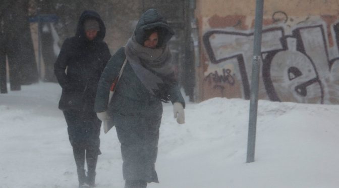 ماسکو میں تین روز سے جاری برفباری نے 50 سالہ ریکارڈ توڑ دیا،معمولات زندگی متاثر، شہری گھروں میں محصور