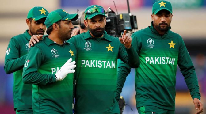 قومی کھلاڑیوں کی ٹوئیٹر پر لفظی جنگ، پی سی بی نے نوٹس لے لیا