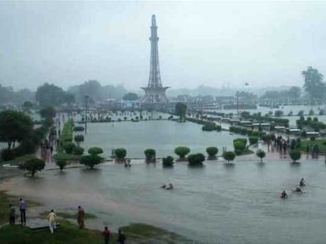 پنجاب میں بارشوں کے رواں اسپیل کی شدت میں اضافہ، سیلابی صورتحال کا خدشہ
