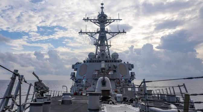 چین کا امریکی بحری جنگی بیڑے کو بھگانے کا دعوی