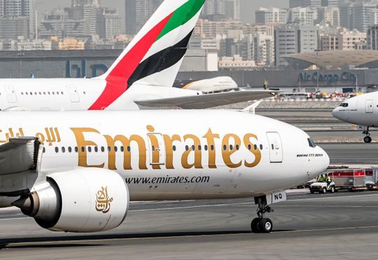 امارات ائیرلائنز نے پاکستان و دیگر ممالک کے مسافروں پر پابندی میں توسیع کردی