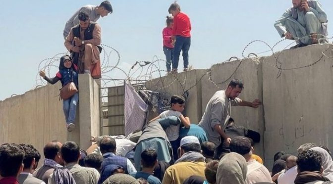 داعش کے حملے کا خطرہ، امریکی شہریوں کو کابل ائیر پورٹ جانے سے روک دیا گیا