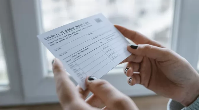 امریکا میں جعلی کورونا ویکسینیشن کارڈ کا دھندا عروج پر