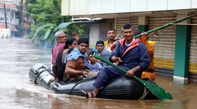 بھارت میں شدید بارشوں اور سیلاب سے تباہی، 91 افراد ہلا ک اور متعدد لاپتہ ہوگئے