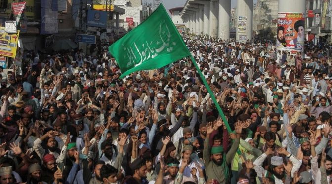 حکومت کا کالعدم تحریک لبیک سے عسکریت پسند تنظیم کے طور پر نمٹنے کا فیصلہ