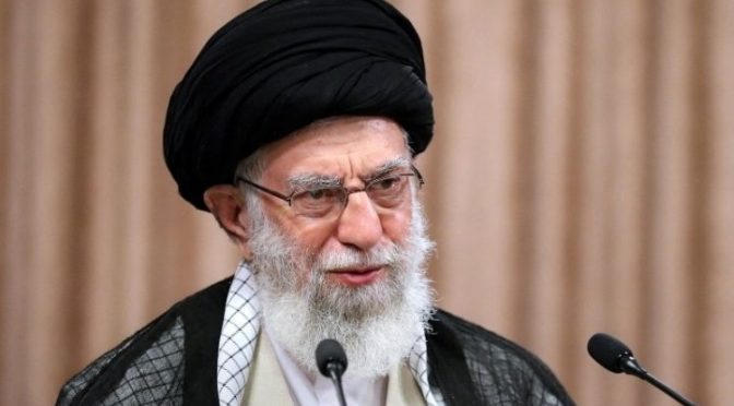 ایرانی سپریم لیڈر سید علی خامنہ ای نے ساڑھے تین ہزار قیدیوں کی سزائیں معاف کردیں