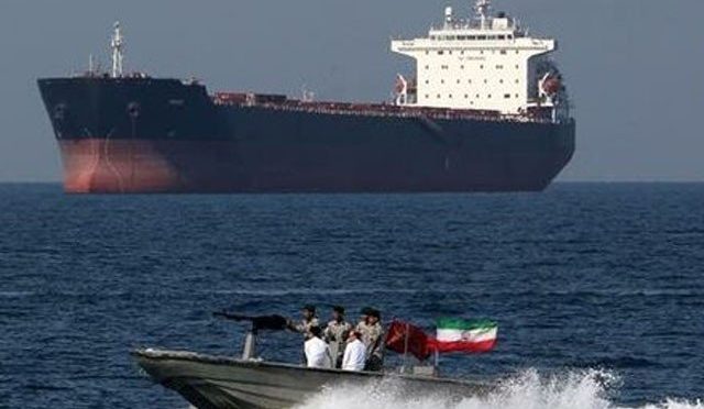 ایران نے غیرملکی آئل ٹینکر قبضے میں لے لیا
