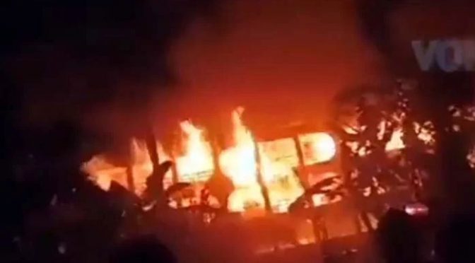 بنگلادیش: کشتی میں آگ لگنے سے 32 افراد ہلاک