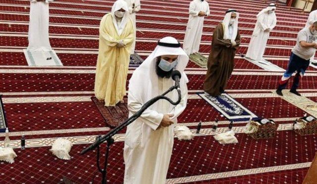 اومیکرون؛ سعودی عرب کے بعد کویت کی مساجد میں بھی سخت کورونا پابندیاں