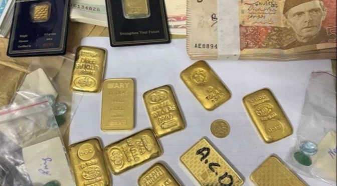کراچی: نیب کی کارروائی، سابق میونسپل کمشنر گرفتار، سونے کی اینٹیں، ڈالرز برآمد