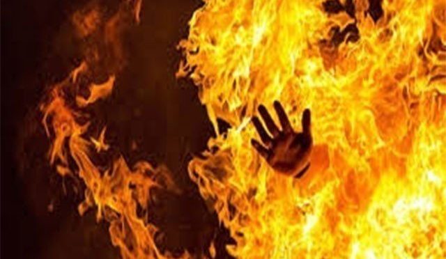 کراچی؛ مکان میں آتشزدگی سے بیوی جھلس کر ہلاک، شوہر زخمی