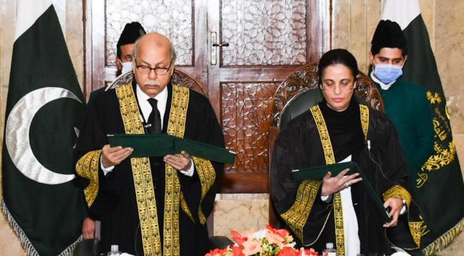 جسٹس عائشہ ملک نے سپریم کورٹ کی پہلی خاتون جج کا حلف اٹھا لیا