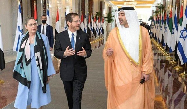 اسرائیلی صدر پہلے سرکاری دورے پر متحدہ عرب امارات پہنچ گئے